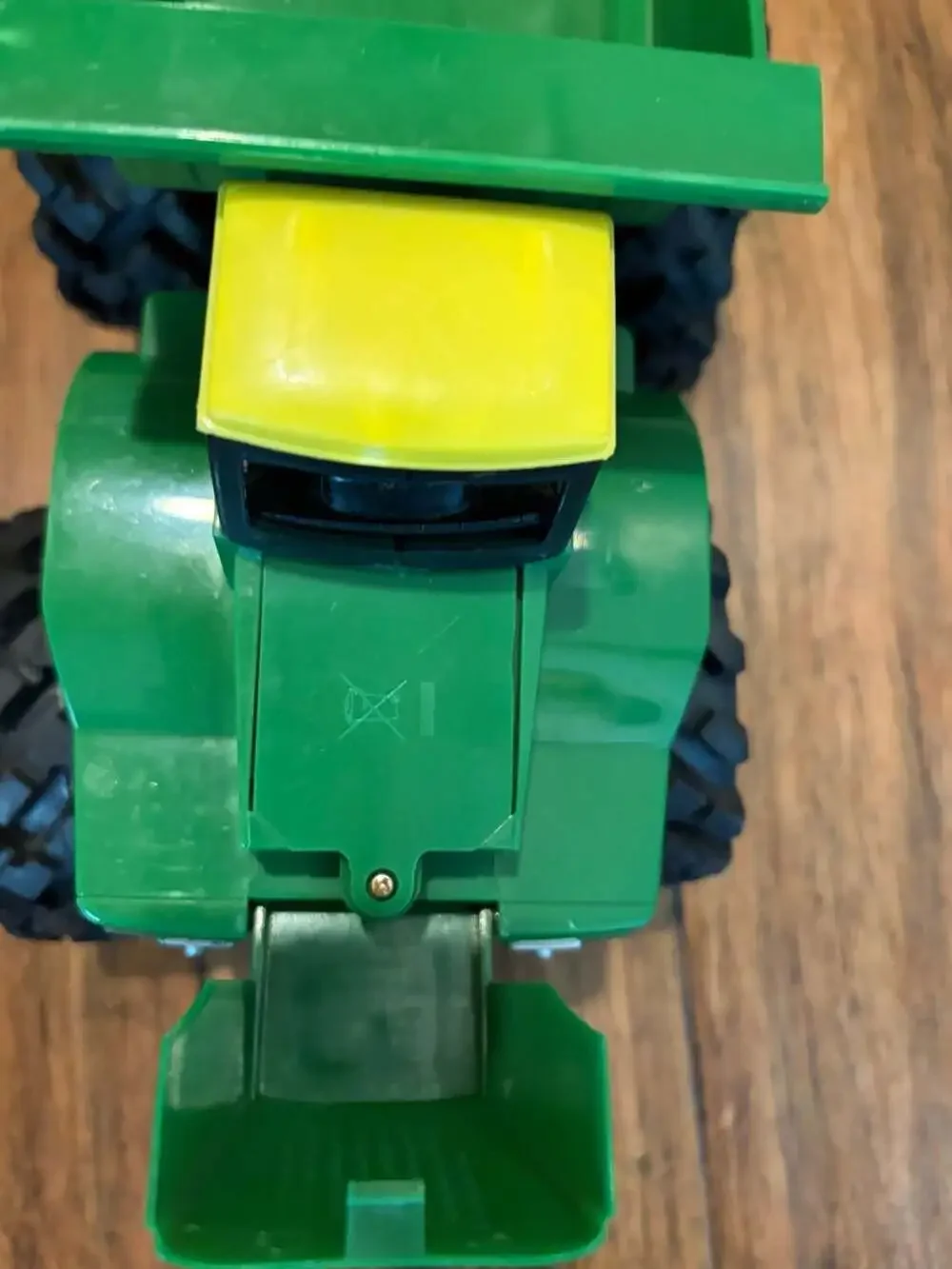 ERTL John Deere Monster Treads Dump Truck Green Toy